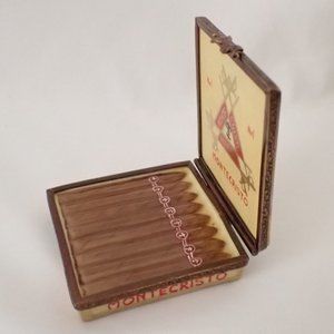 Limoges Monte Cristo French porcelain decorative box. Cuba/Holiday.